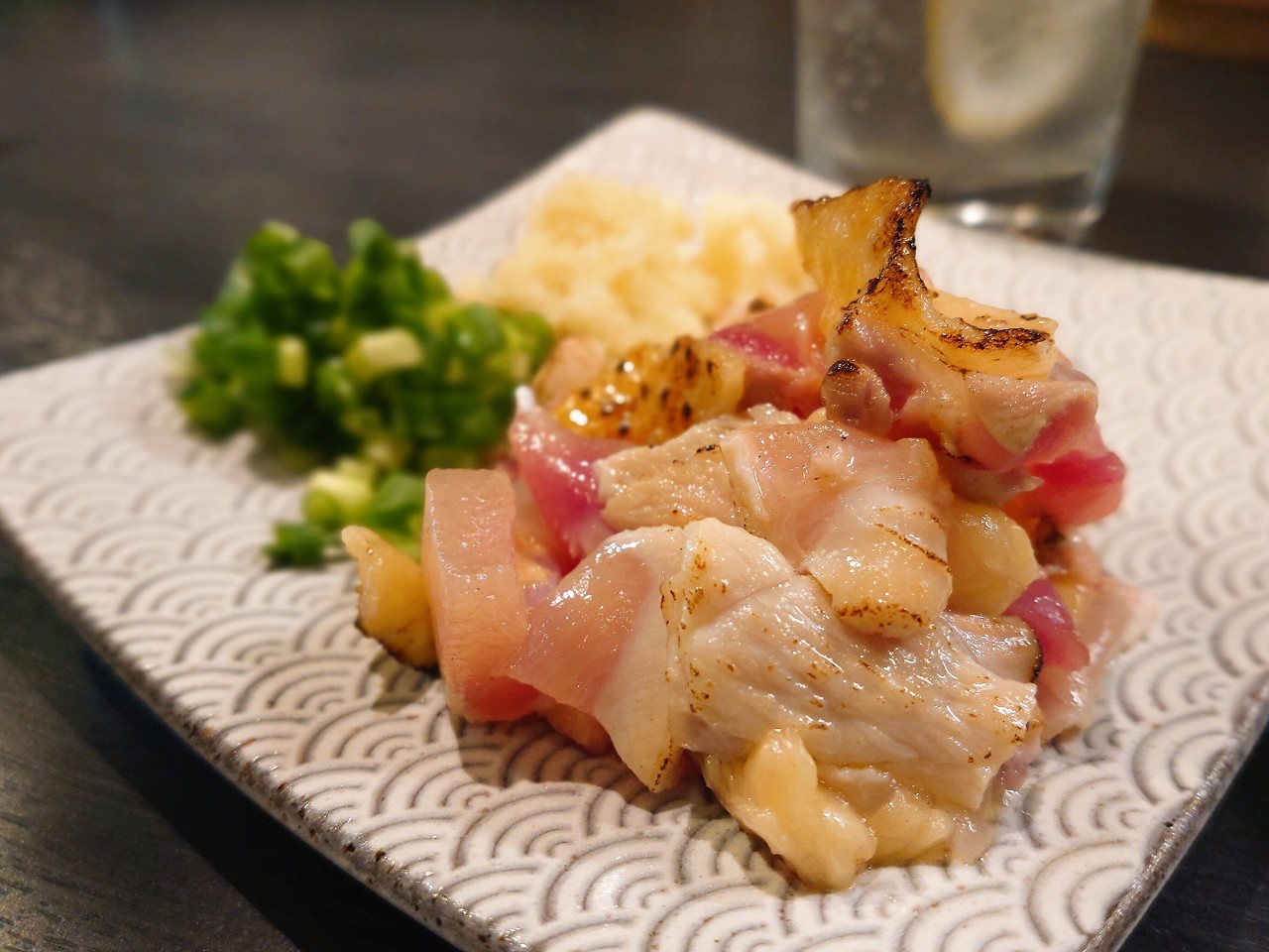 立ち飲み 海 梅田 鹿児島県産の地鶏や焼酎が美味しい 堂山のおしゃれな立ち飲み居酒屋 けんけんの関西食べある記