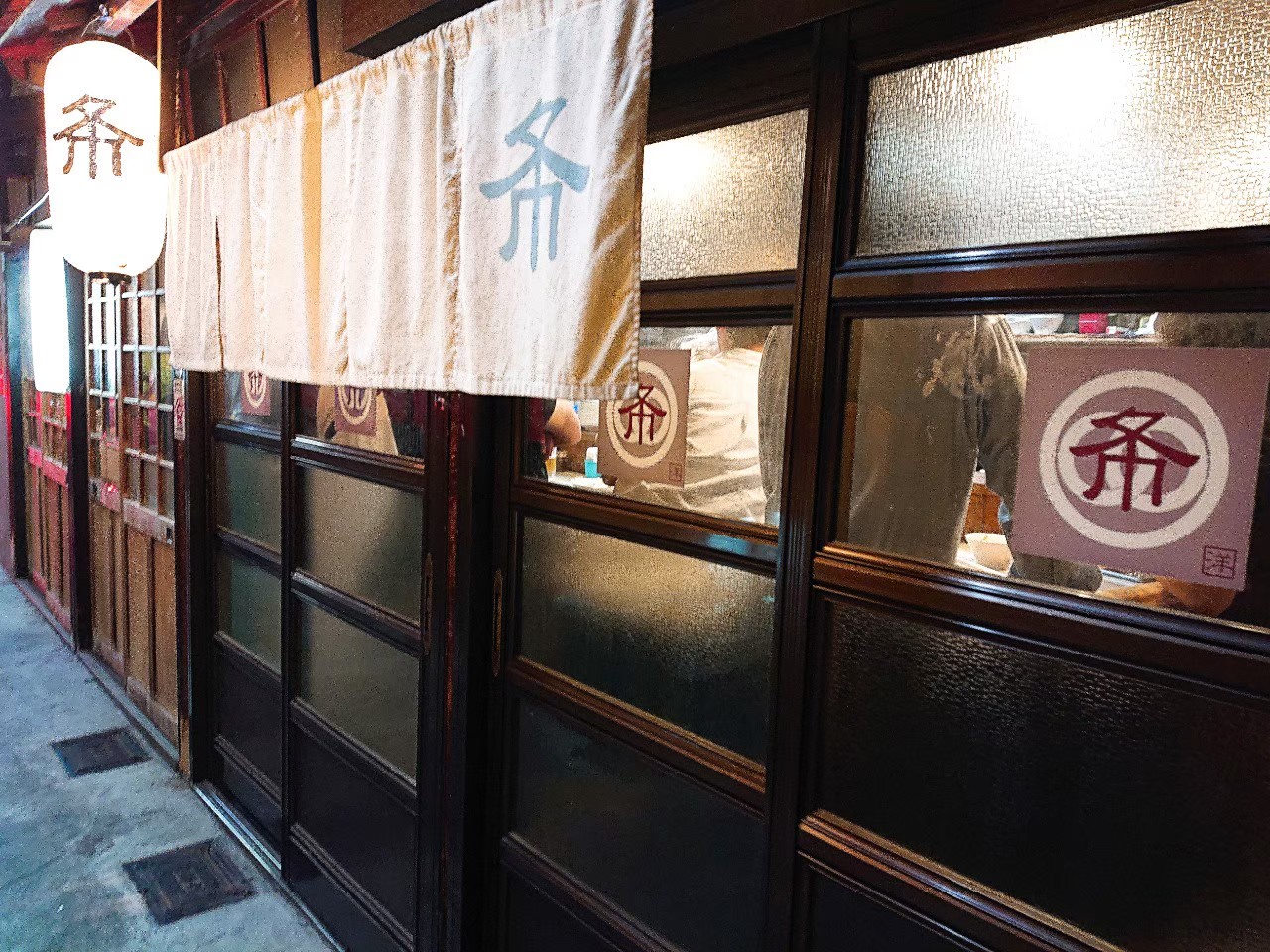 布 京都 本格洋食が安くて美味しい 雰囲気最高の昭和レトロな西院の立ち飲み屋