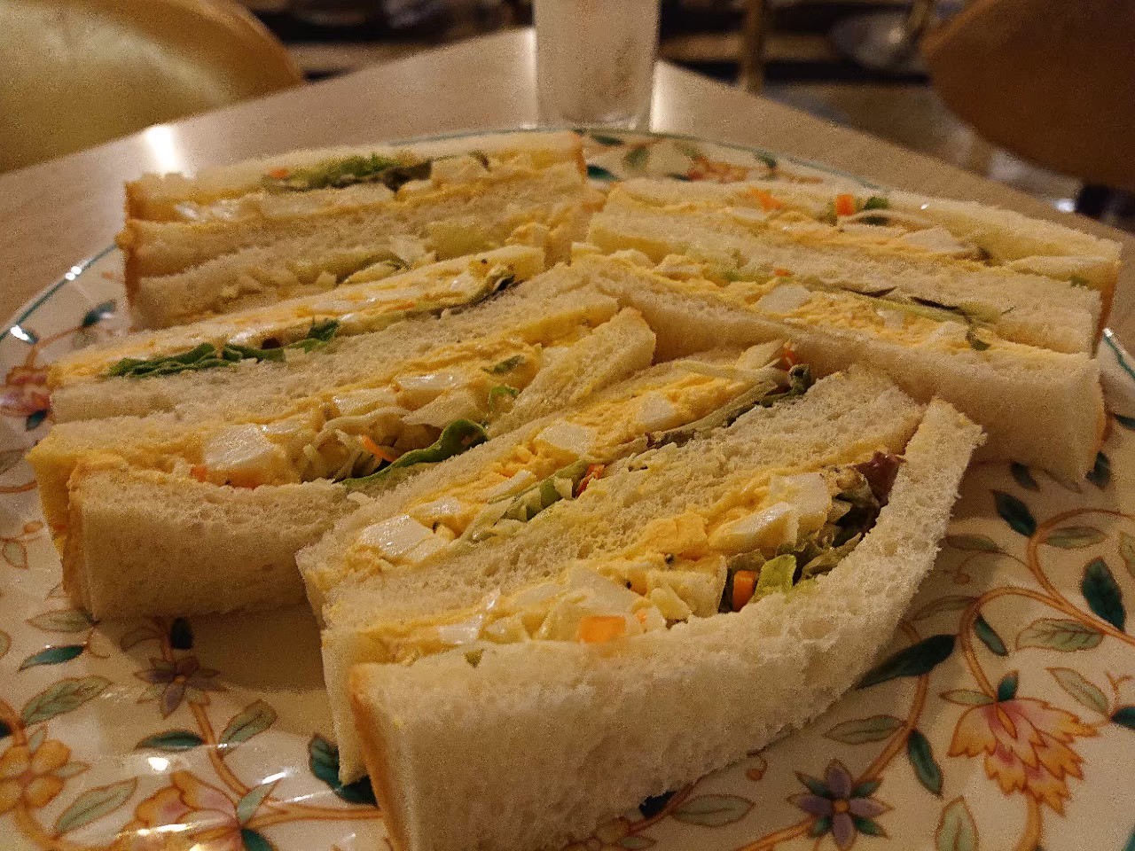 マヅラ喫茶店 梅田 これぞ大阪の純喫茶 昭和レトロな雰囲気がたまらない けんけんの関西食べある記