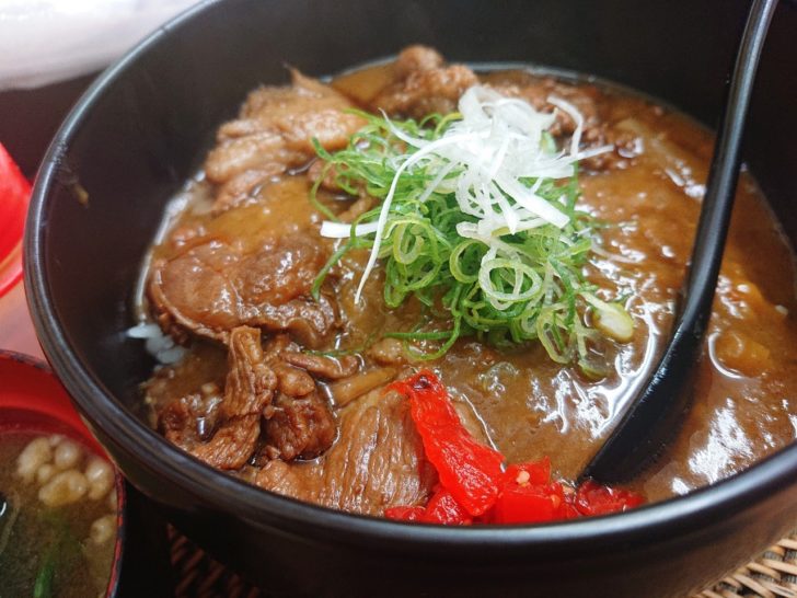 糀屋 Kouji Ya 三宮 甘辛く煮込まれた黒毛和牛が美味しい 手軽に食べられる神戸のb級グルメ けんけんの関西食べある記