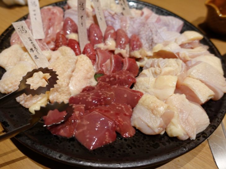 鶏一輪 心斎橋 地鶏がまるごと堪能できる おしゃれな雰囲気の人気焼鳥屋 けんけんの関西食べある記