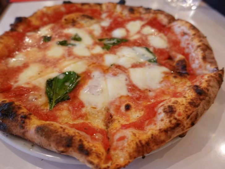 アズーリ Pizzeria Azzurri 三宮 ナポリピッツァが絶品 行列のできる神戸の人気ピッツェリア けんけんの関西食べある記