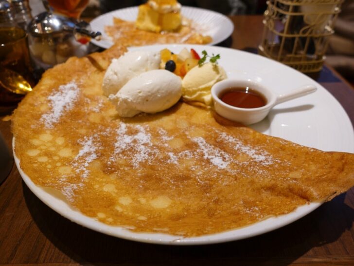 クレープスタンド シャンデレール 梅田 モッチモチの生地が決め手 おしゃれな雰囲気の焼き立てクレープ専門店